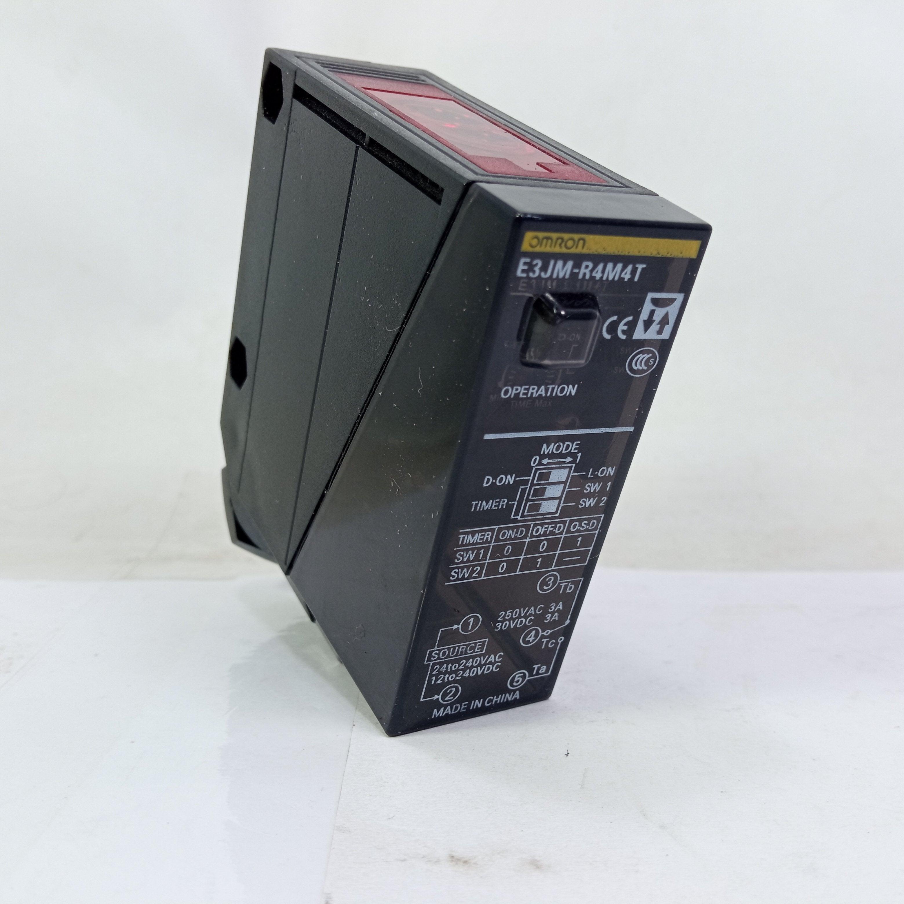 Omron E3JM-R4M4T Photoelectric Type Retro-Reflective Sensor thumbnail 8