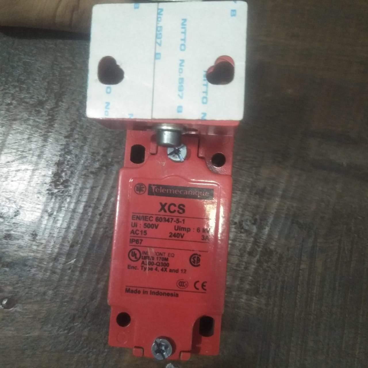 Safety switch, Telemecanique Safety switches lotted thumbnail 6