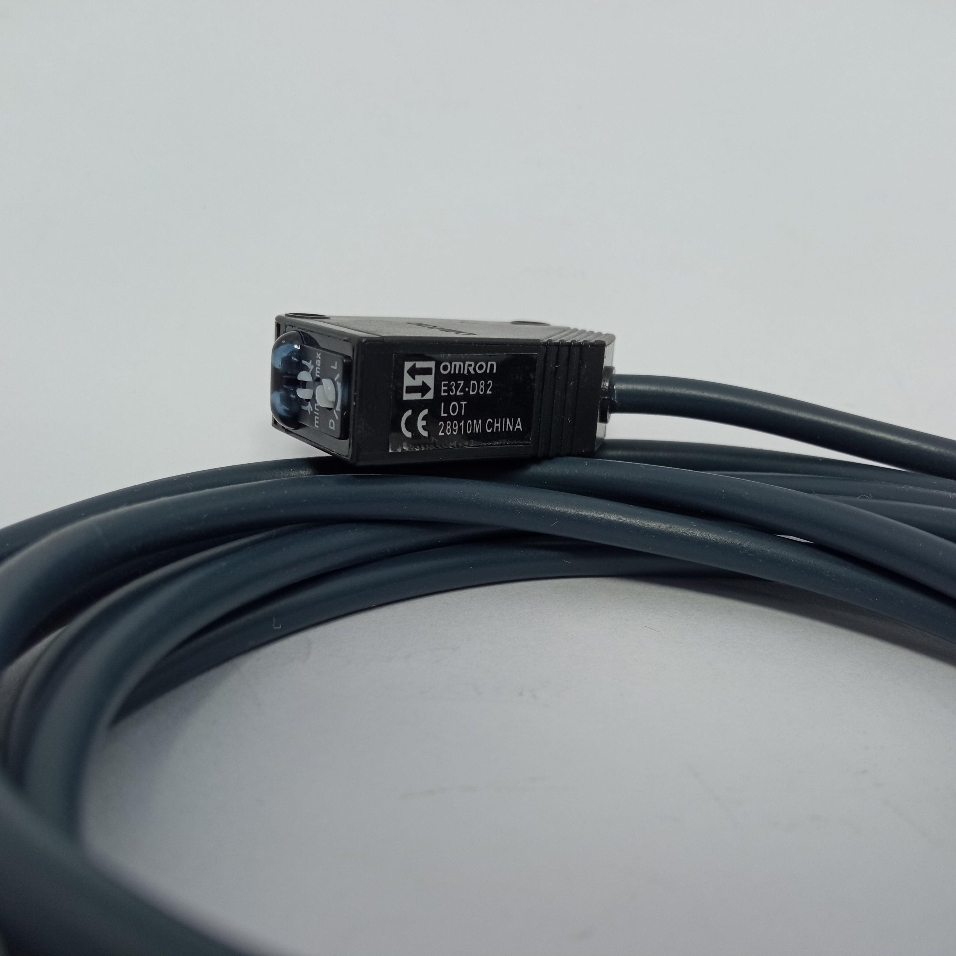 E3Z-D82 2M Diffuse-reflective, Sensing distance White paper 300 x 300 mm: 1 m, Light-ON/Dark-ON selectable, PNP, Pre-wired models (2 m), Infrared LED (860 nm) OMRON in pakistan thumbnail 5