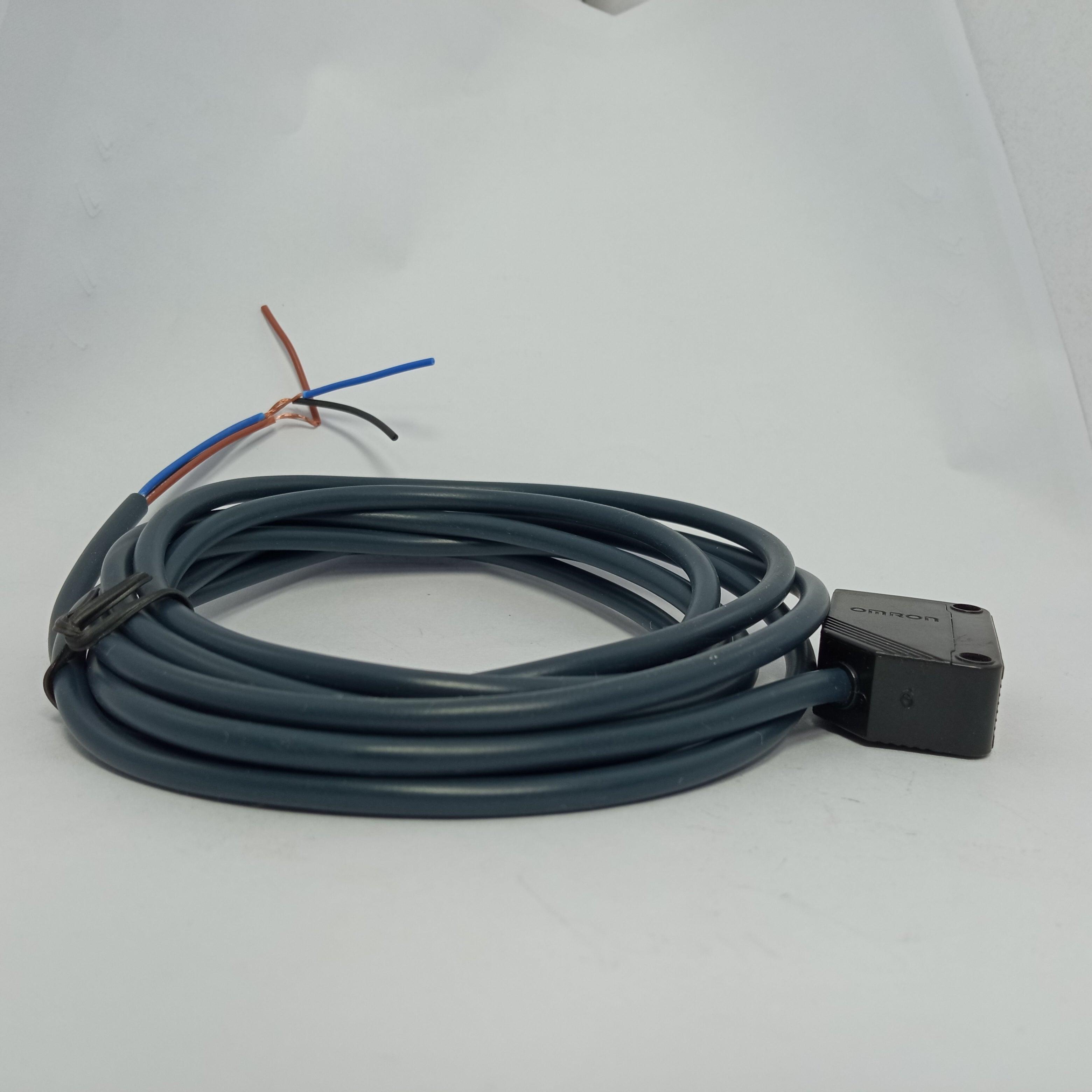 E3Z-D82 2M Diffuse-reflective, Sensing distance White paper 300 x 300 mm: 1 m, Light-ON/Dark-ON selectable, PNP, Pre-wired models (2 m), Infrared LED (860 nm) OMRON in pakistan thumbnail 7