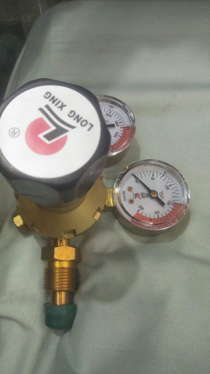 M66/861oxygen regulator gas pressure gauge High Low Pressure manometer oxygen In Pakistan thumbnail 2