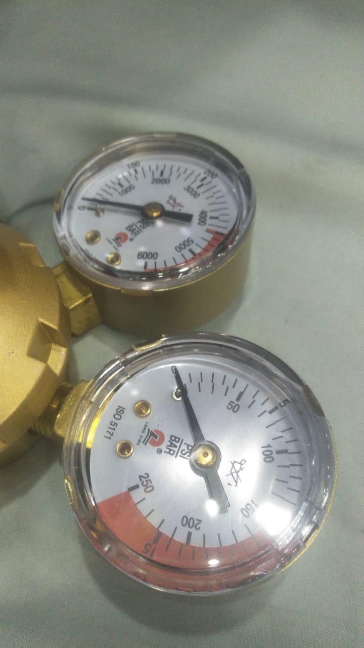 M66/861oxygen regulator gas pressure gauge High Low Pressure manometer oxygen In Pakistan thumbnail 3