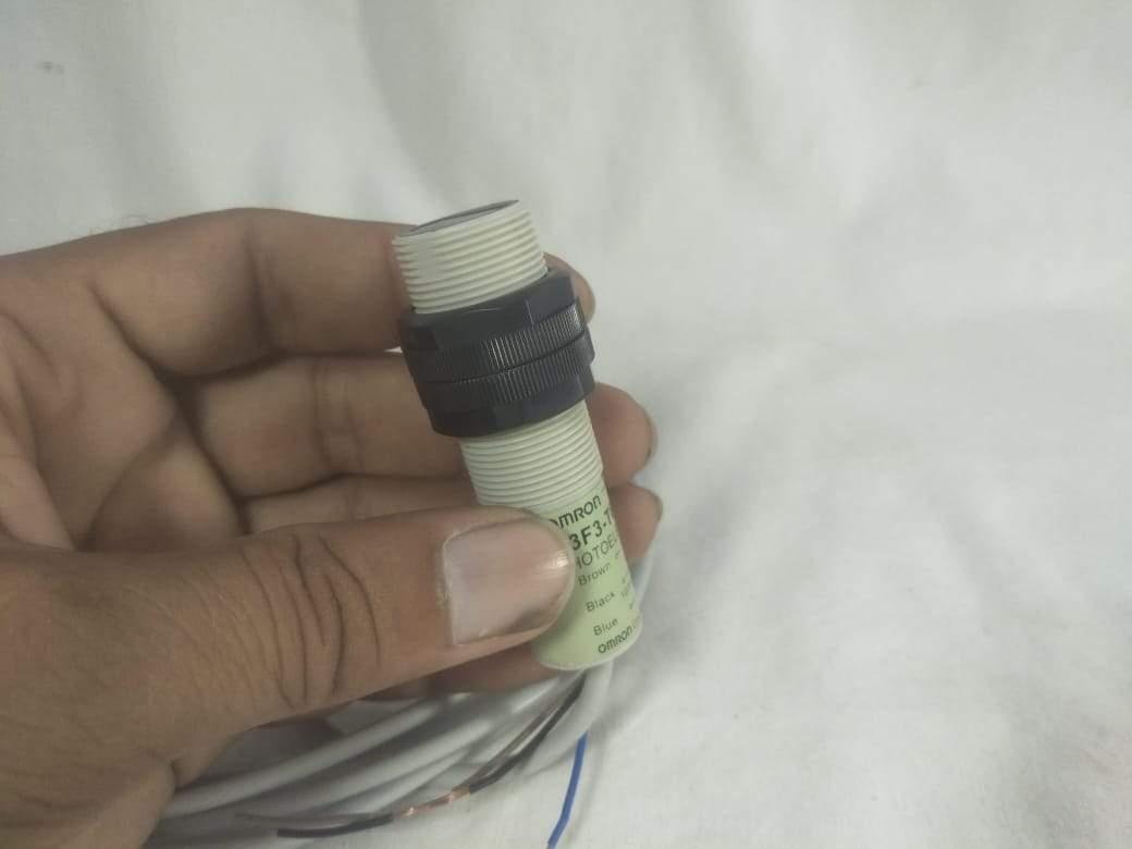 Omron Photoelectric Switch E3F3-t61-L in Pakistan thumbnail 4