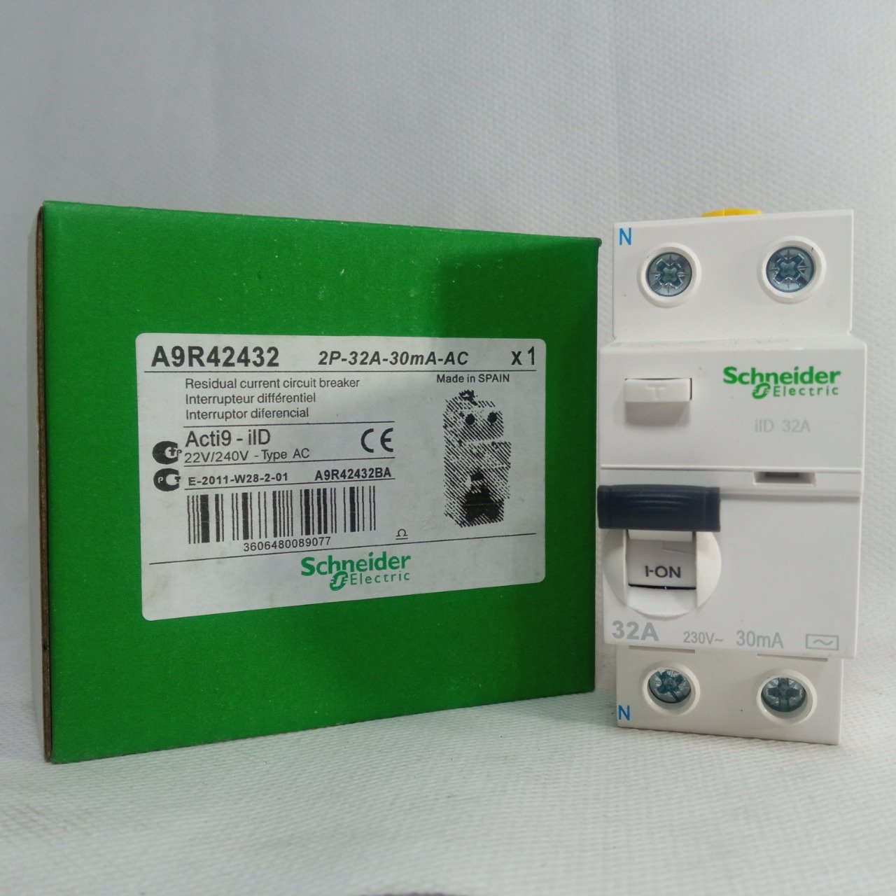 Schneider AC Circuit Breaker ELCB in Pakistan - 2 Pole / 10A