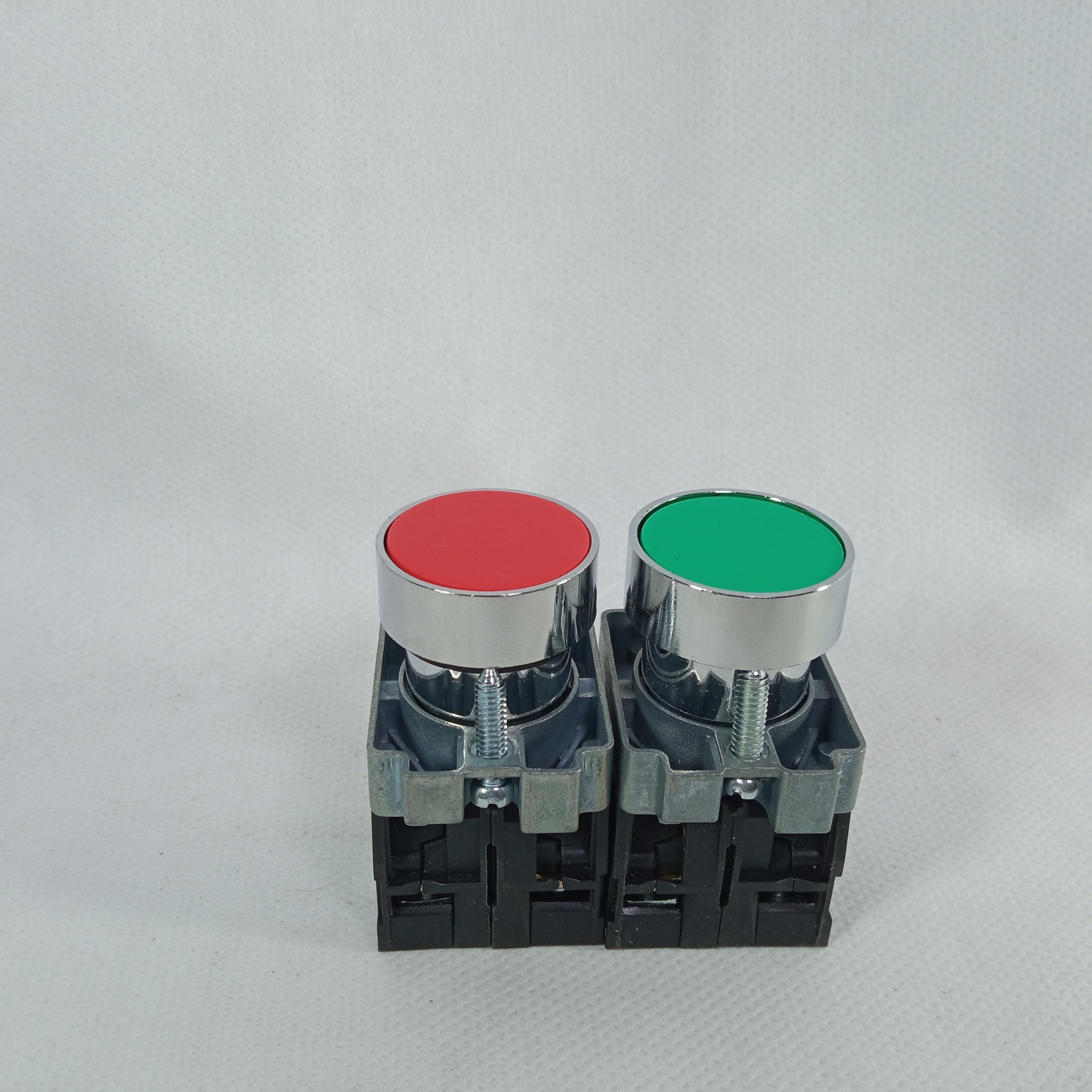 Push Button Switch XB2-BA32C ZB2-BE102C in Pakistan - RED