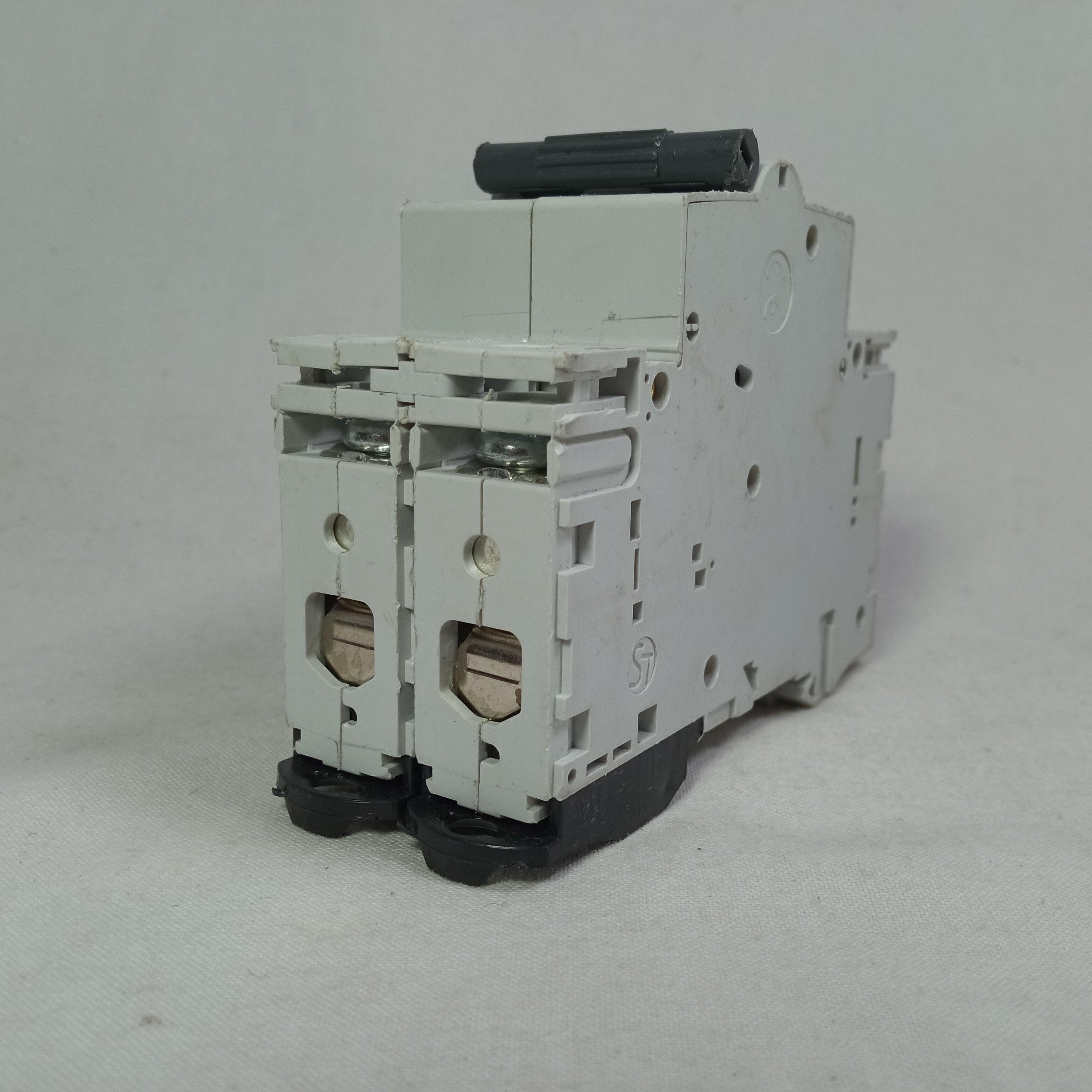 MCB AC Circuit Breaker 5SY4263-7 SEIMENS in Pakistan - 2 Poles / 16A thumbnail 5