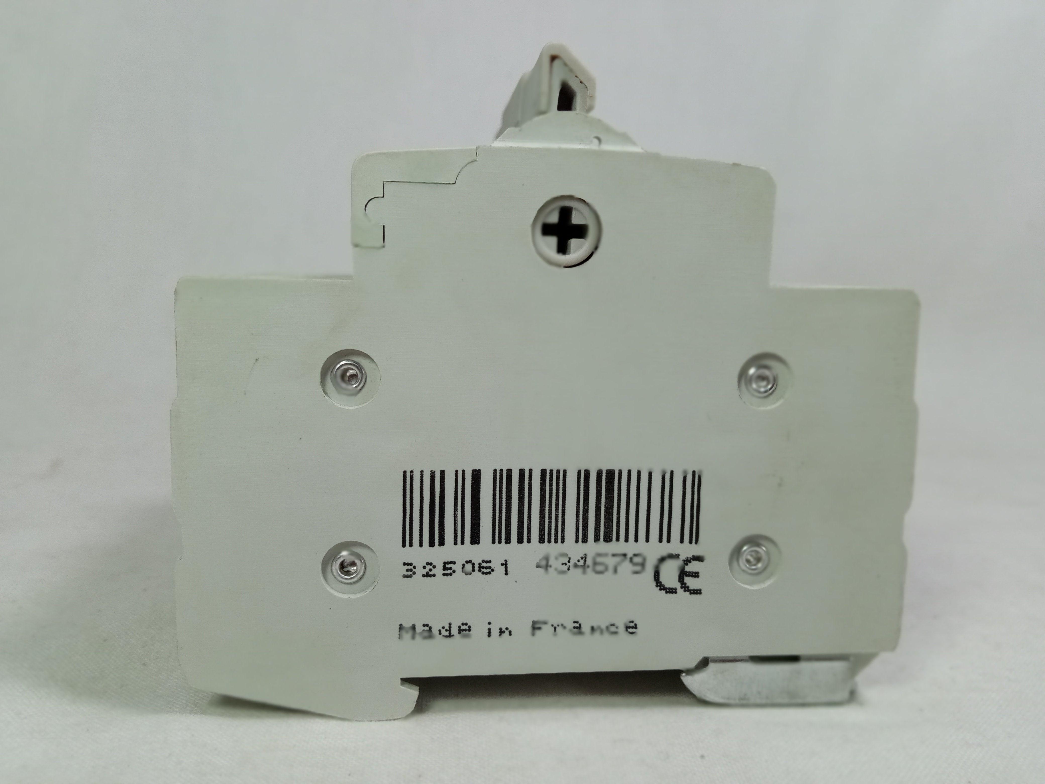 4 Pole Din Rail Change Over Switch SF 419G 63A 400V in Pakistan thumbnail 6