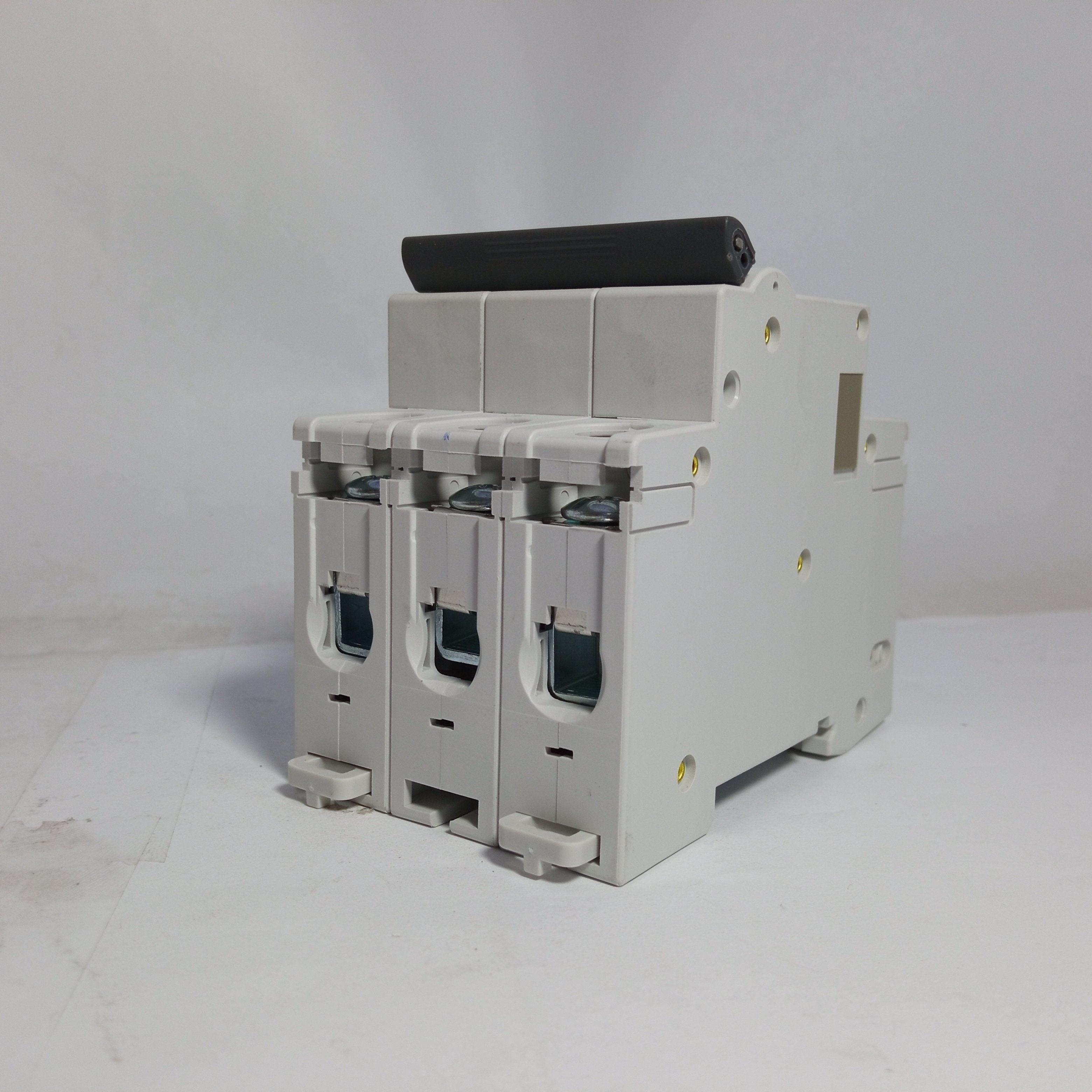 Magneto-Thermic Switch Breaker 3 Pole HGD 63M 32A HYUNDAI in Pakistan - 63A thumbnail 3