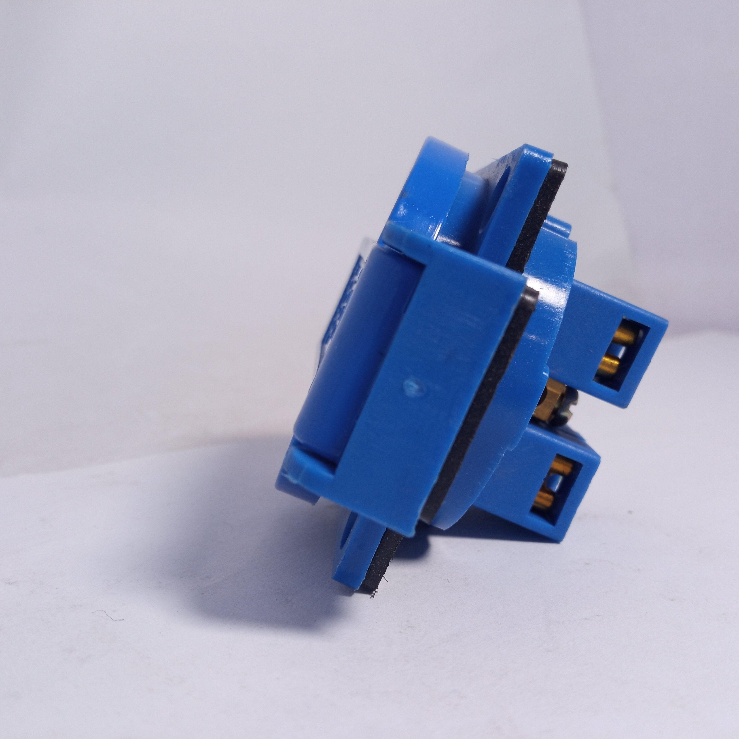 Single-phase 16A 200V-250V Industrial Socket thumbnail 2