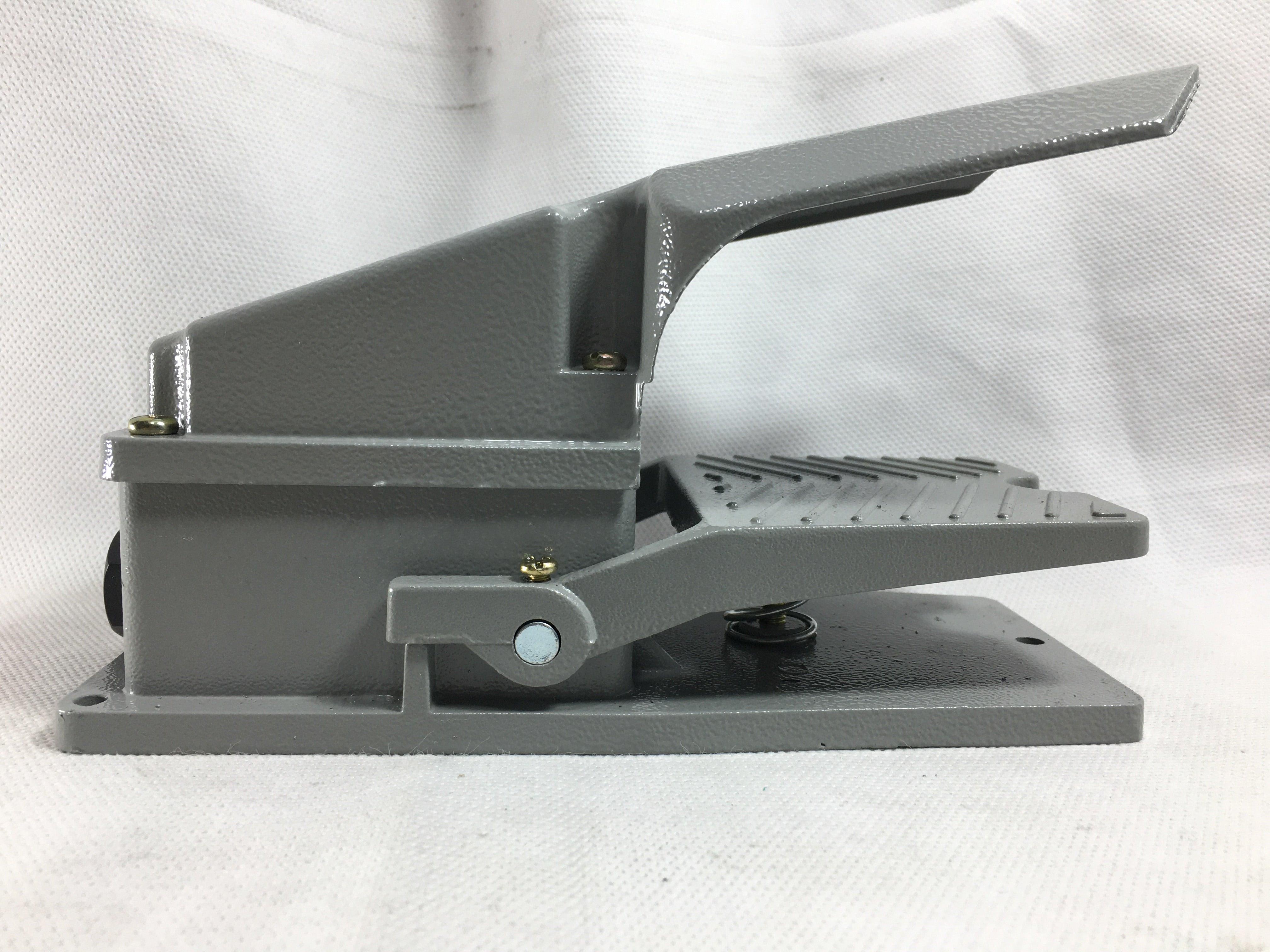 LT4 Foot Switch Pedal 10A 220V-380V AC in Pakistan thumbnail 8
