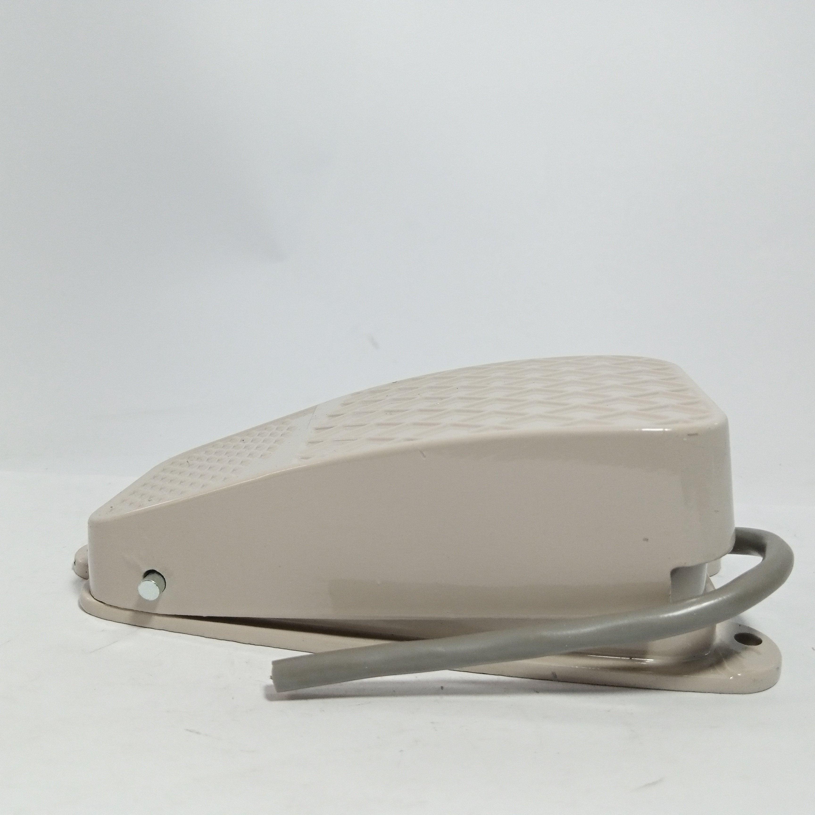 Foot Operated Treadle Foot Switch FS-3, 120 - 240V in Pakistan thumbnail 2