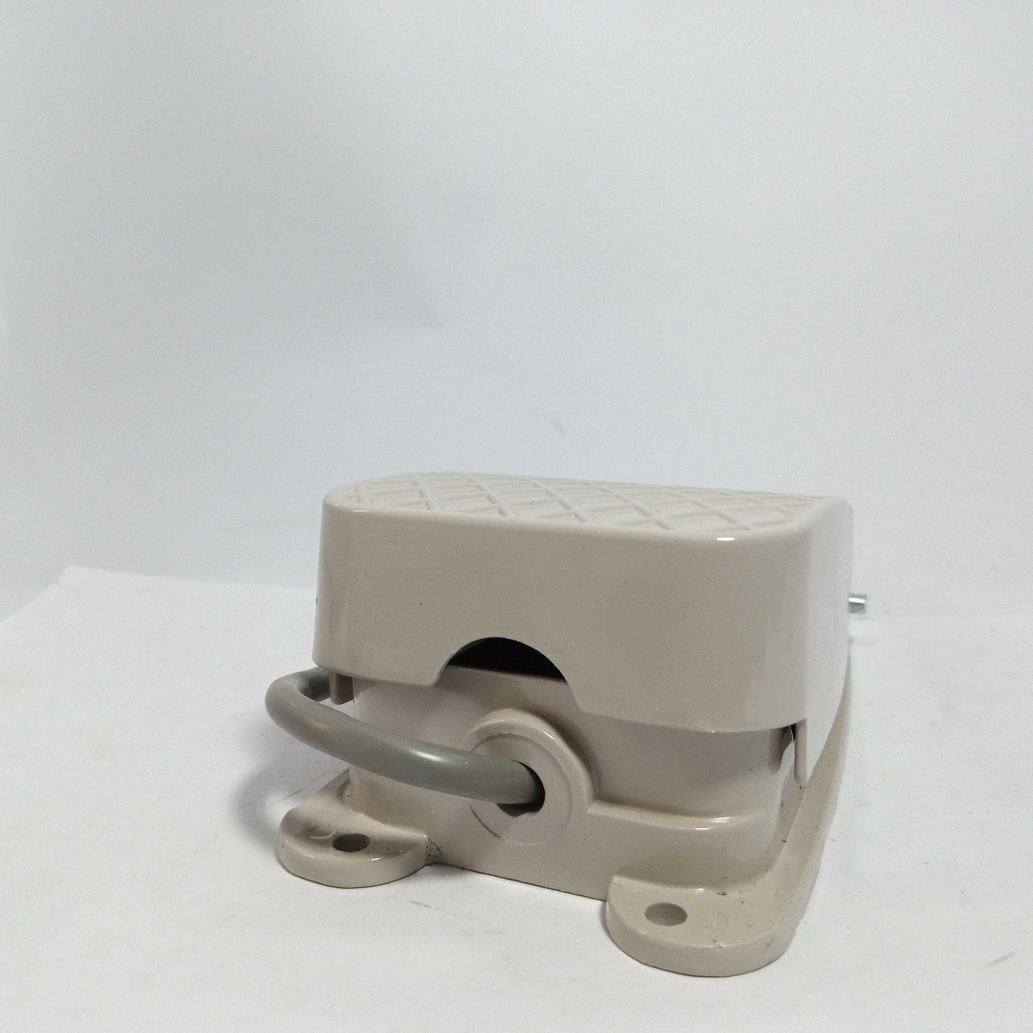 Foot Operated Treadle Foot Switch FS-3, 120 - 240V in Pakistan thumbnail 3