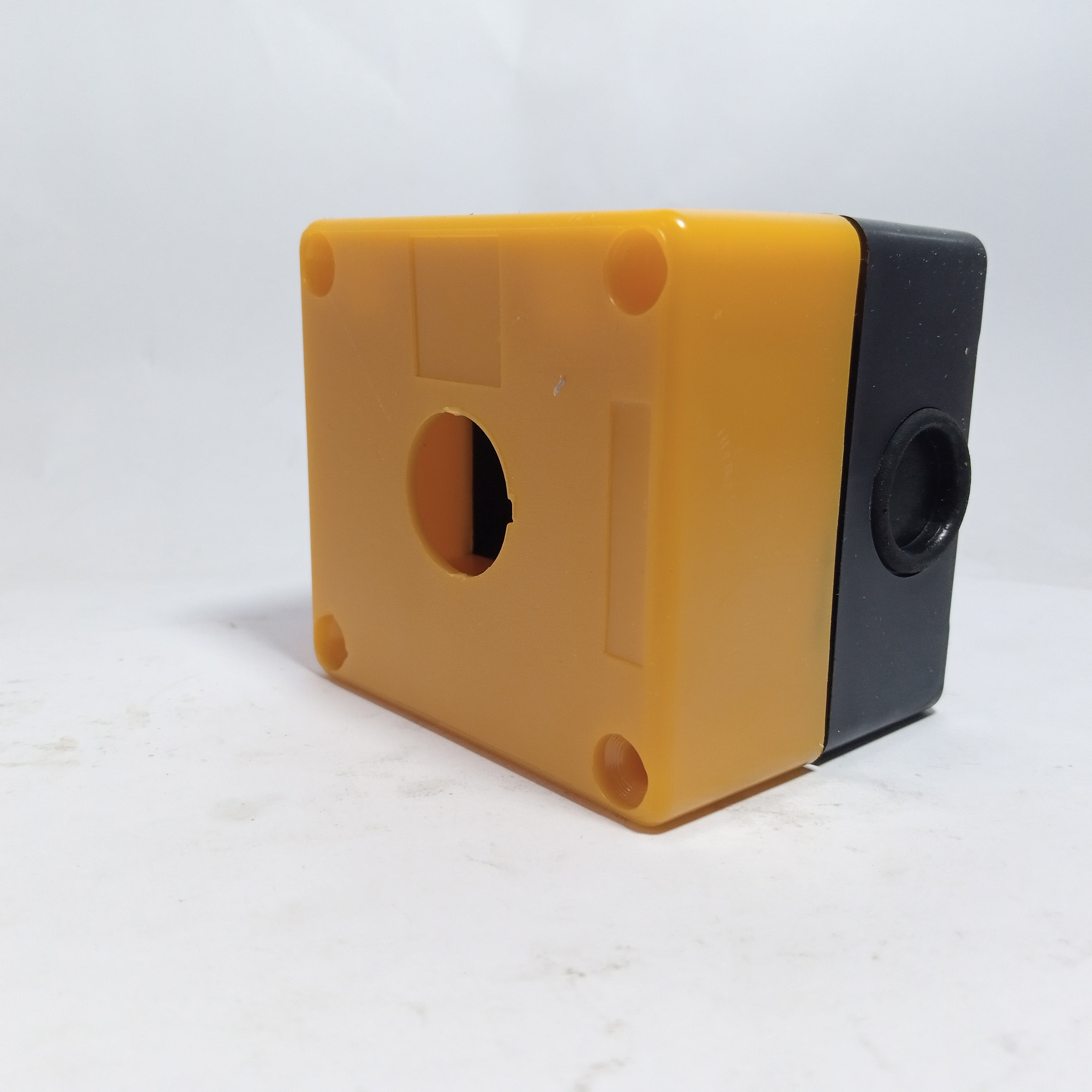 Switch Hole Box for 22mm Push Button Plastic in Pakistan - 5 Hole thumbnail 6