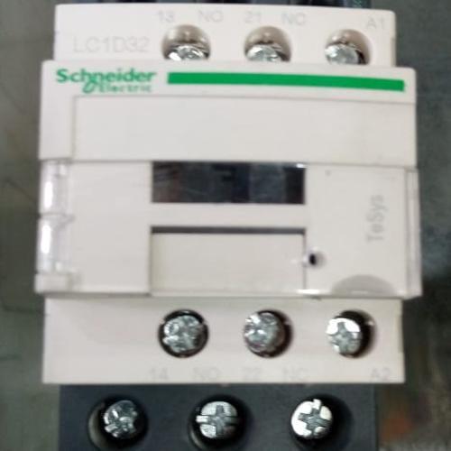 Schneider LC1D32 Power Contactor (Lot) in Pakistan thumbnail 2
