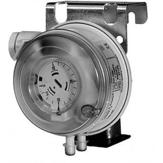 SIEMENS Differential Pressure Switch QBM81-3 in Pakistan