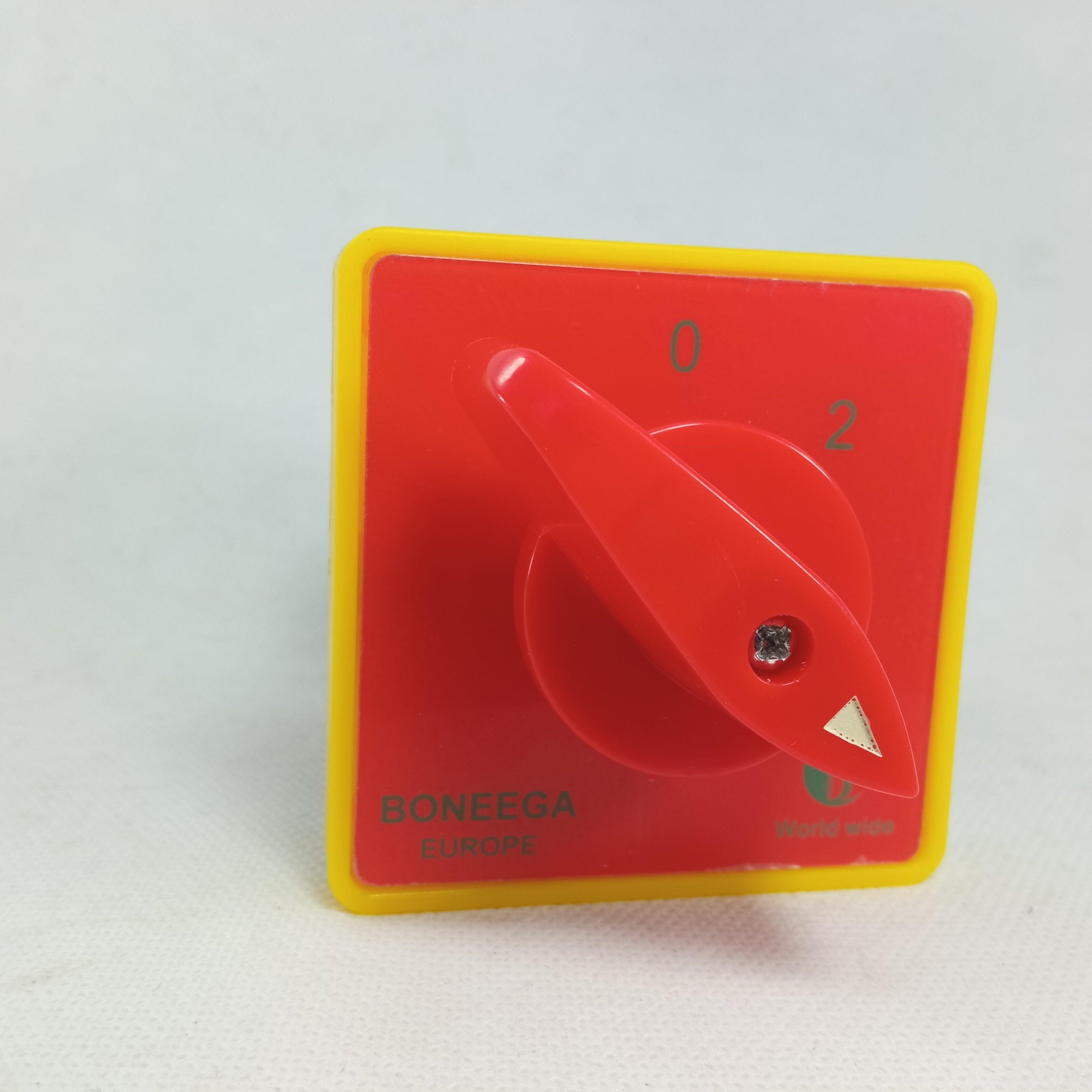 Boneega Rotary Changeover Switch 2 3 4 Pole 1-0-2 in Pakistan - 75A / 2 pole thumbnail 6