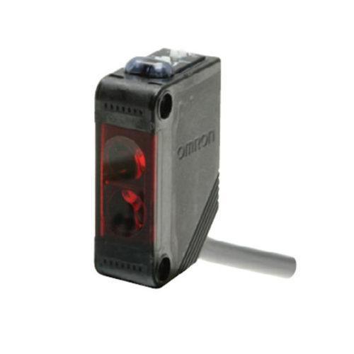 E3Z-D62 Photoelectric Sensor with Built-in Amplifier with New Connector Options thumbnail 2