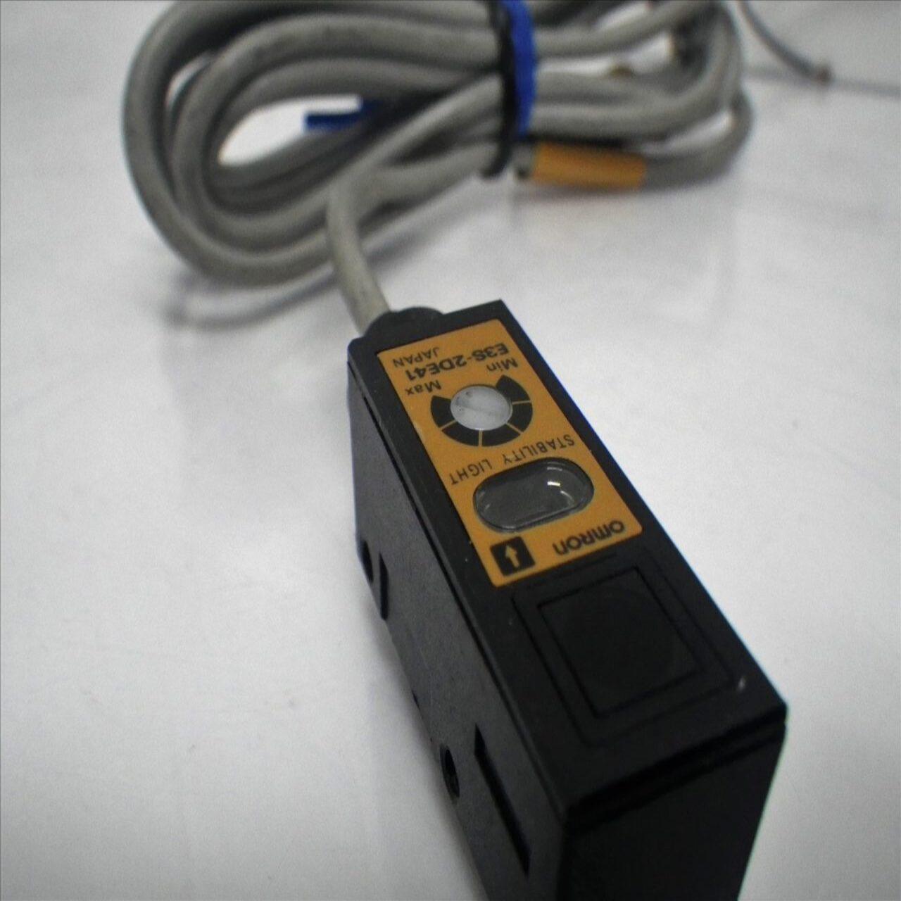OMRON PHOTOELECTRIC STABILITY LIGHT 24VDC E3S-2DE41 thumbnail 2