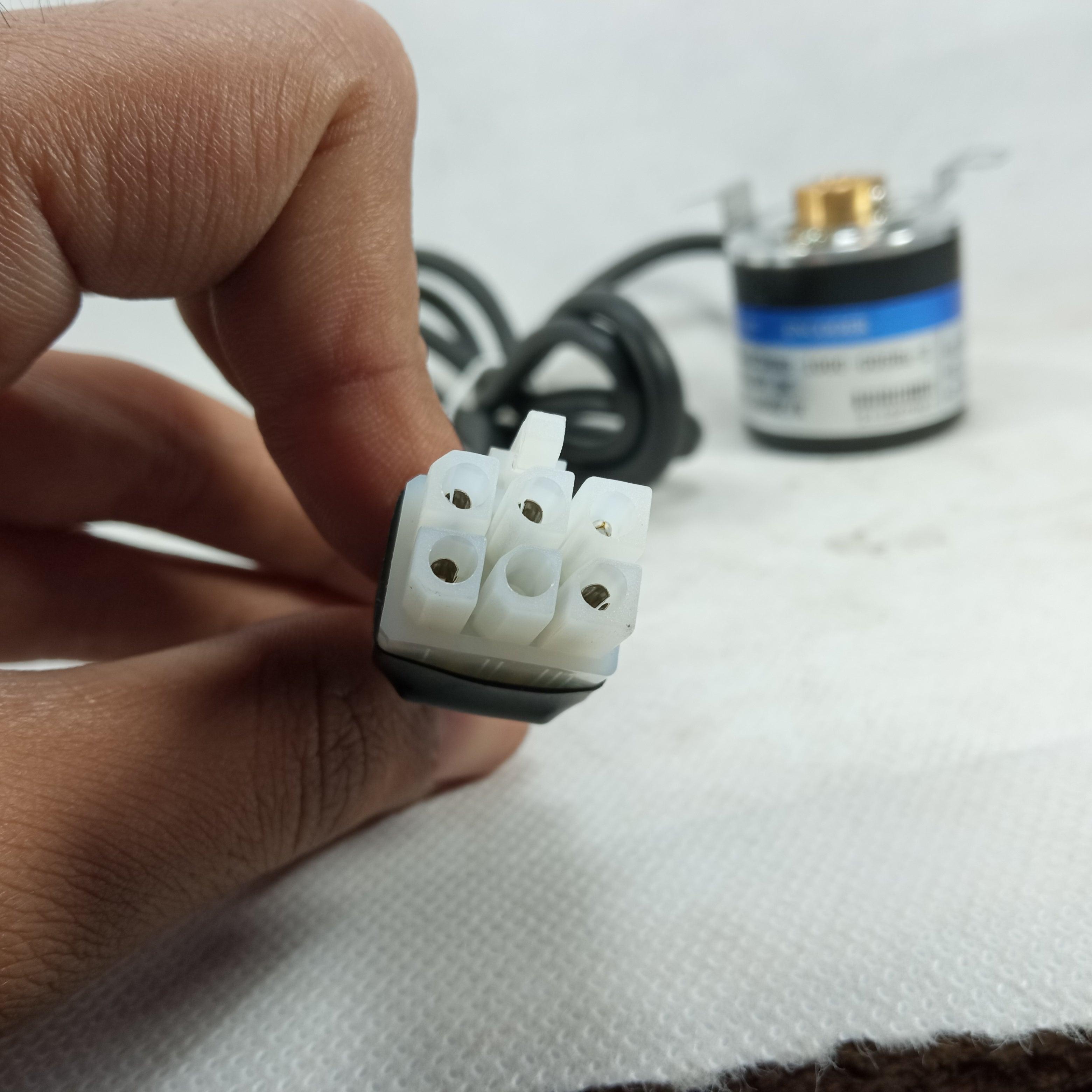 1000ppr 5V Encoder ABZ Pulses Hollow Shaft Incremental Encoder Digital Encoder in Pakistan thumbnail 2