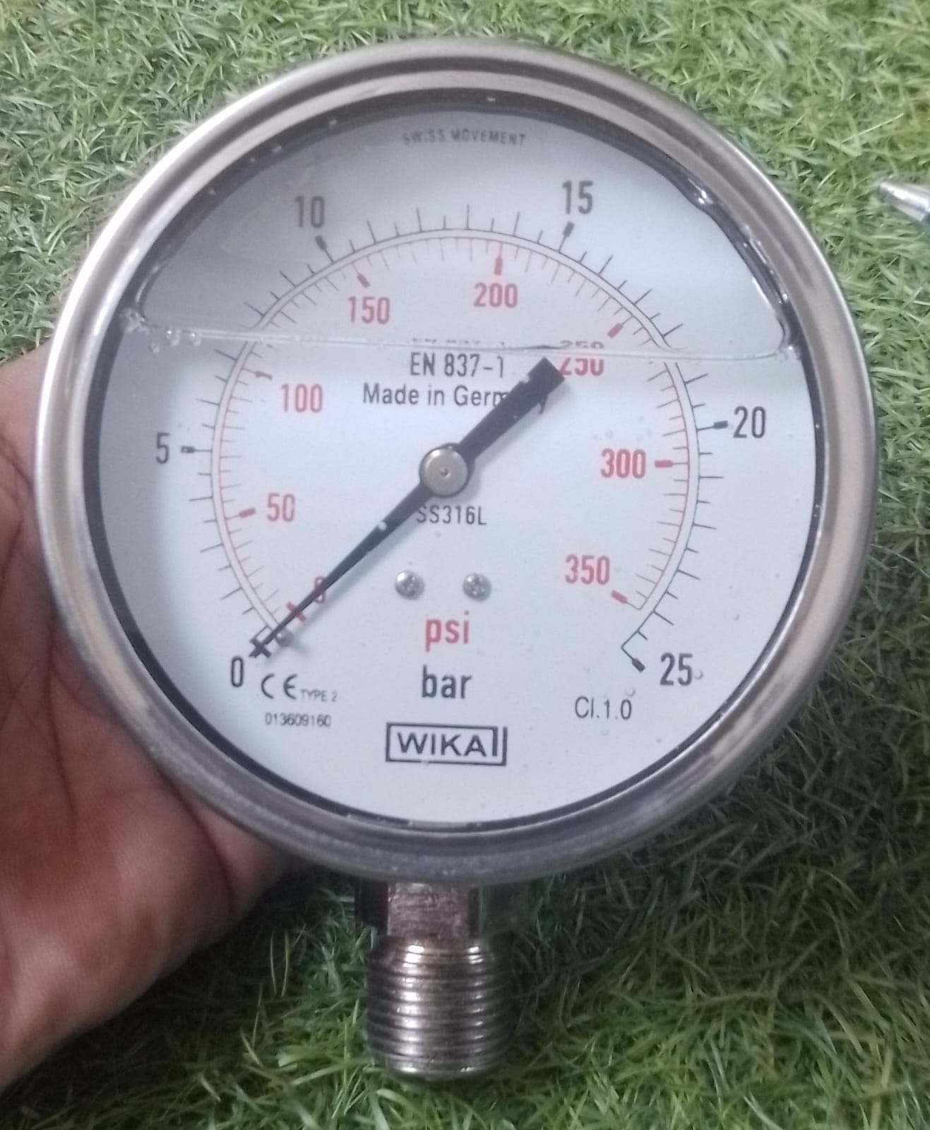 Standard Pressure Gauge  4 inch  in Pakistan - 100 BAR/1500PSI thumbnail 6