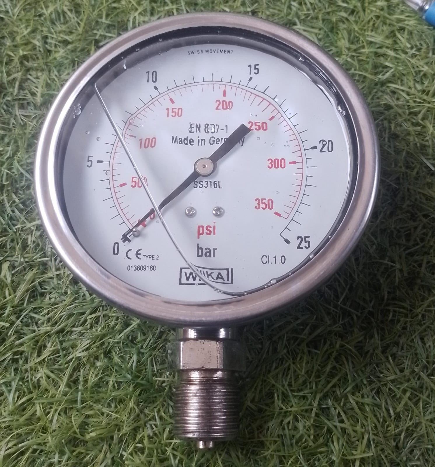 Standard Pressure Gauge  4 inch  in Pakistan - 100 BAR/1500PSI thumbnail 7